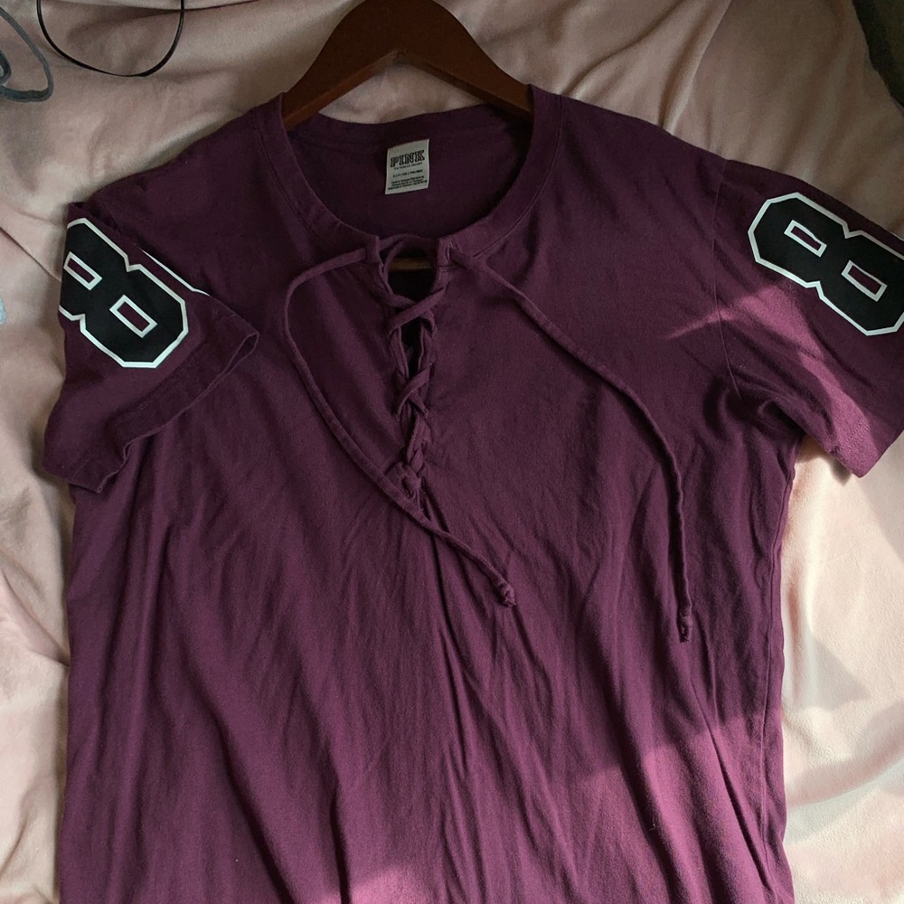 Vs pink tee